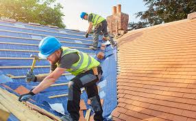 Best Roof Maintenance and Cleaning  in Kent, WA